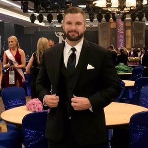 Meet your Posher, Christopher